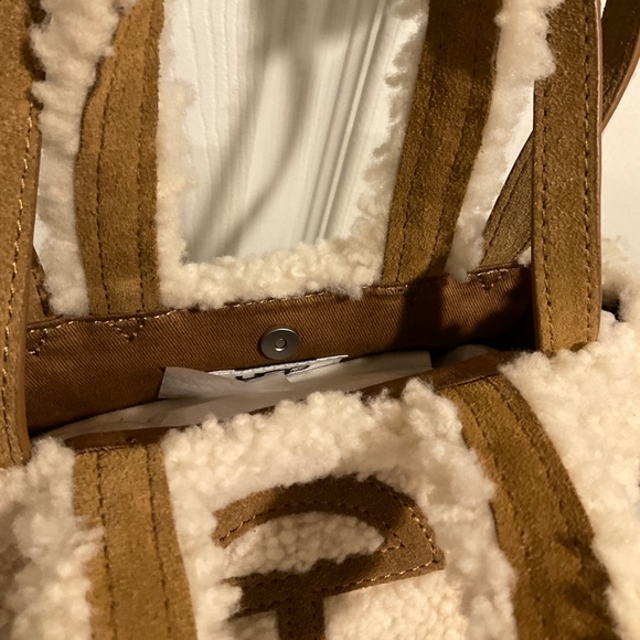 🆕UGG X TELFAR REVERSE SHEARLING MINI SHOPPING BAG WITH ATTACHED CROSSBODY STRAP - Picture 13 of 16